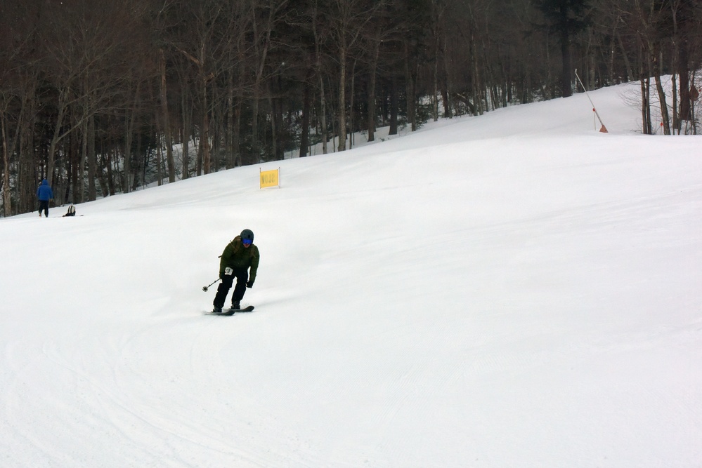 Mountain Battalion competes in Stowe Skimo race