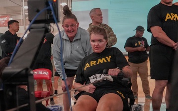 Soldiers participate in rowing event during ARCP
