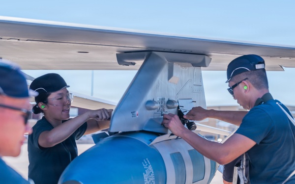 Luke Holds Annual Weapons Load Competition