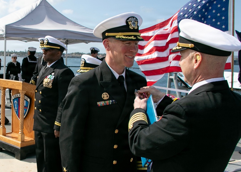 USS Manchester (LCS 14) Conducts Change of Command