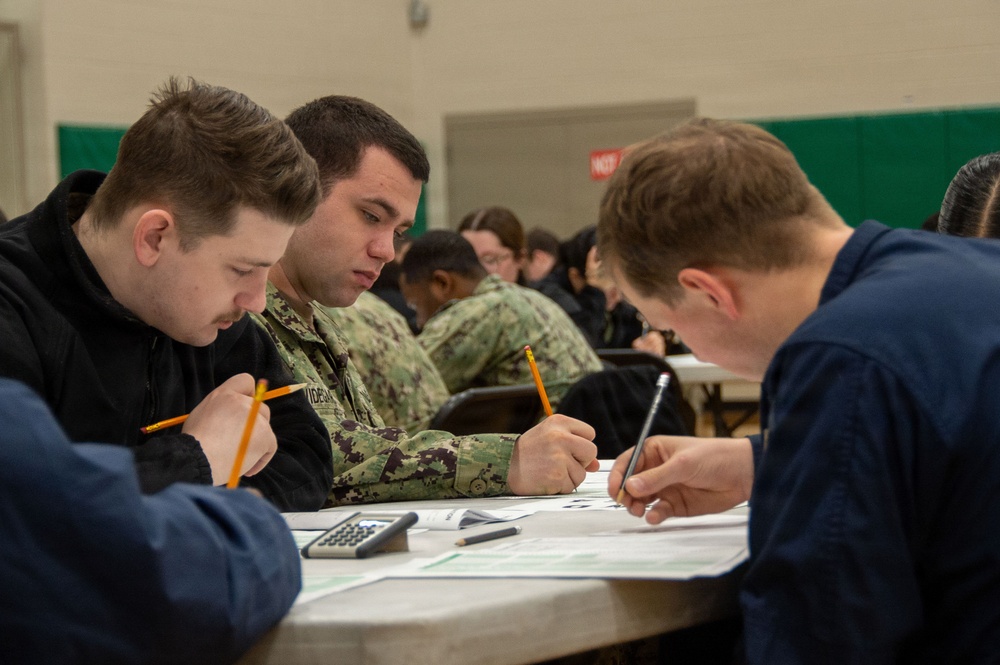 Ronald Reagan Sailors Take Navy-wide E-6 Advancement Exam