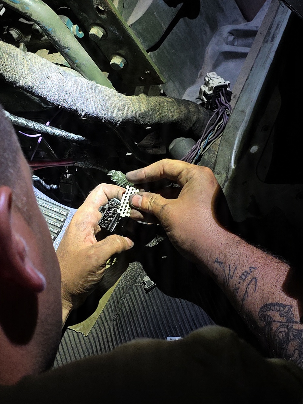 Gears, Grease &amp; Gusts: Maintainers keep mission moving in Dominican Republic