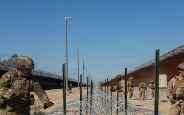 JTF-SB Marines begin training U.S. Soldiers