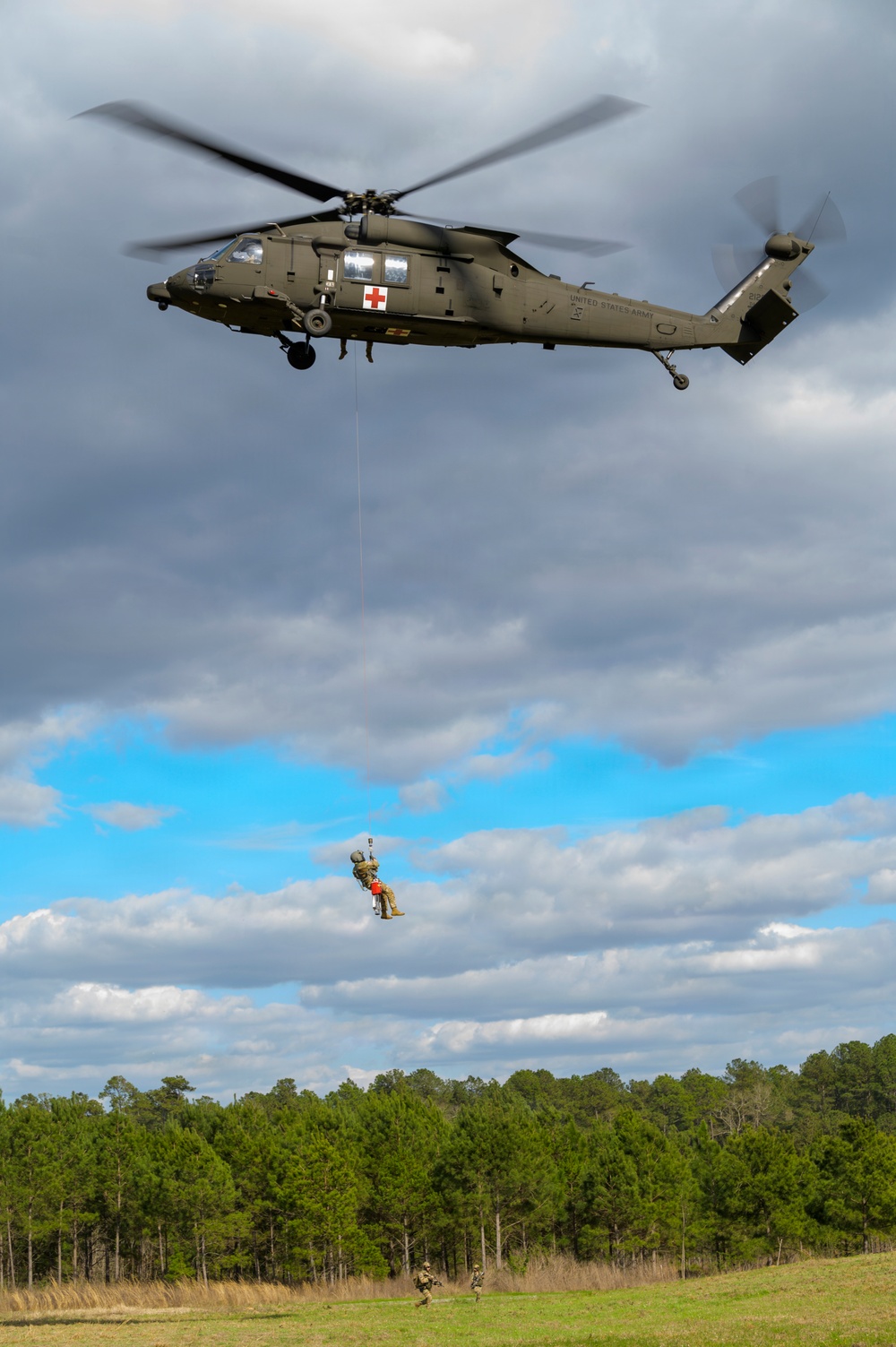 UH-60 Black Hawk Lowers Medics During Sentry South 26-2 at Camp Shelby
