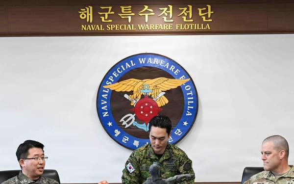 2CAB, ROK Navy Special Warfare Flotilla Formalize Training Cooperative Framework