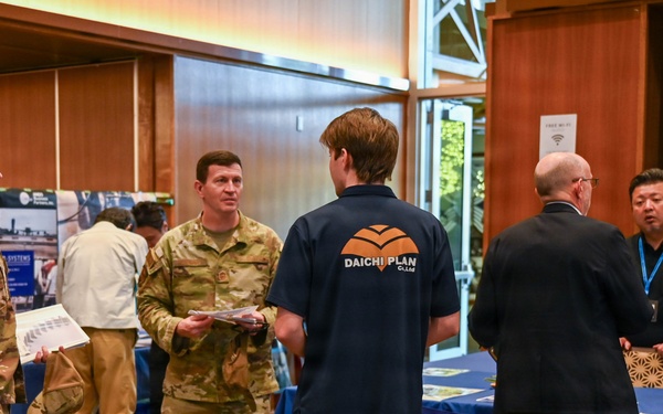 18th CONS and Society of American Military Engineers Japan Post hosts the Okinawa Vendor Symposium