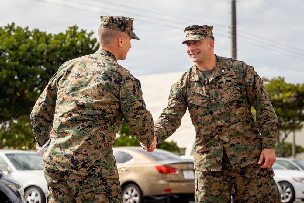 III Marine Expeditionary Force Deputy Commanding General visits 5th Air Naval Gunfire Liaison Company