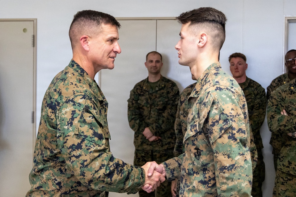 III Marine Expeditionary Force Deputy Commanding General visits 5th Air Naval Gunfire Liaison Company
