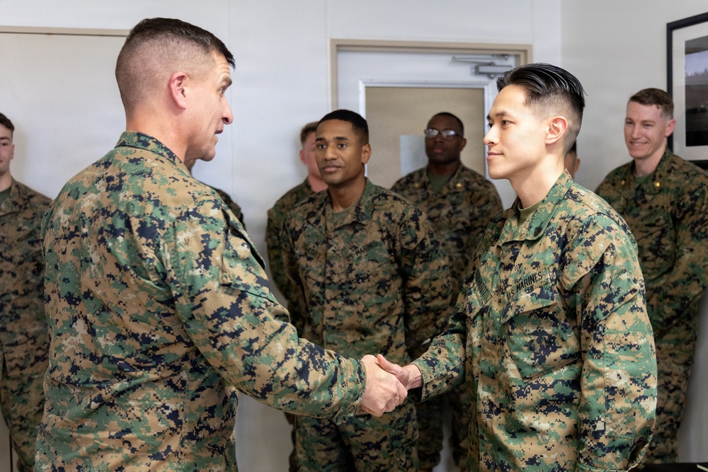 III Marine Expeditionary Force Deputy Commanding General visits 5th Air Naval Gunfire Liaison Company