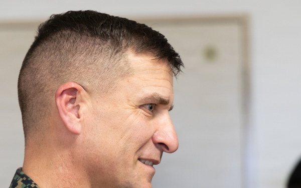 III Marine Expeditionary Force Deputy Commanding General visits 5th Air Naval Gunfire Liaison Company