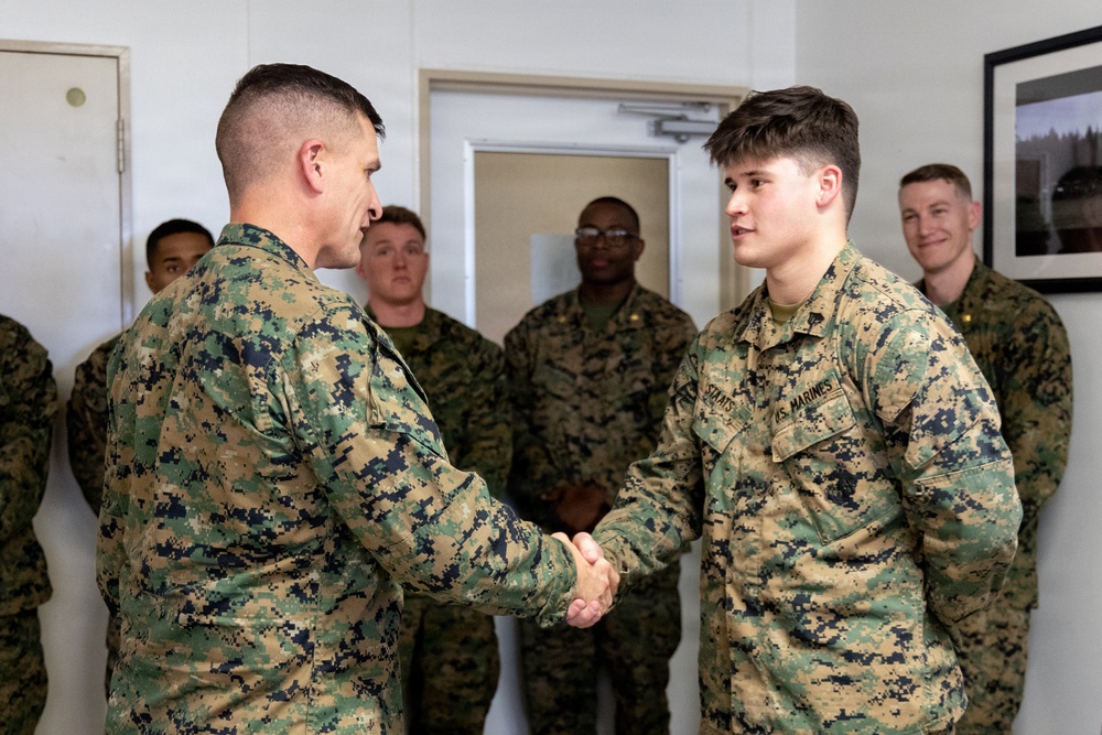 III Marine Expeditionary Force Deputy Commanding General visits 5th Air Naval Gunfire Liaison Company