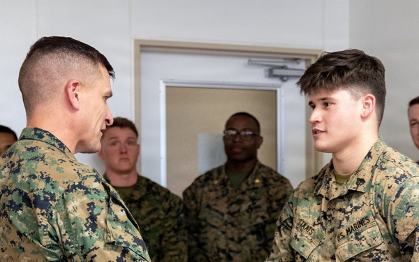 III Marine Expeditionary Force Deputy Commanding General visits 5th Air Naval Gunfire Liaison Company