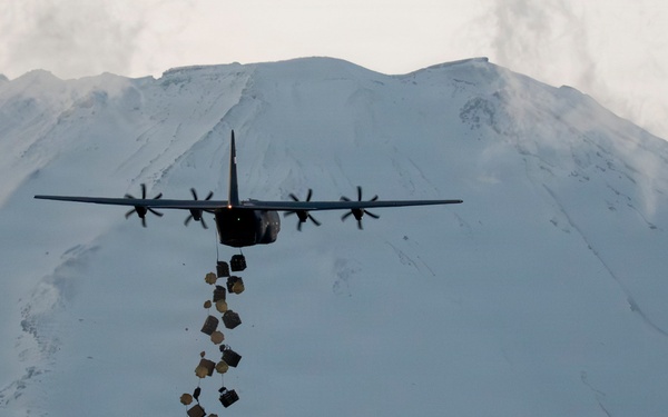 U.S., Japan conduct joint airborne operations during Airborne 26