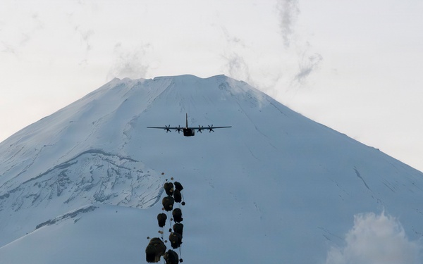 U.S., Japan conduct joint airborne operations during Airborne 26