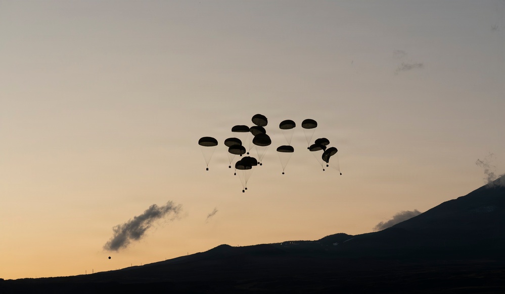 U.S., Japan conduct joint airborne operations during Airborne 26