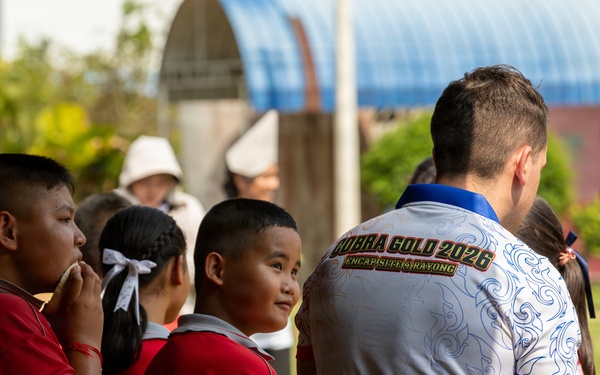 Cobra Gold builds ties at Thai school through games and civic assistance