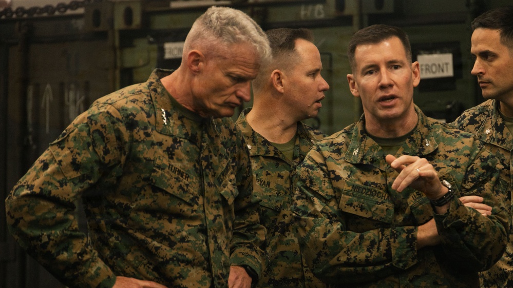 31st MEU | III MEF commanding general visits the USS Tripoli