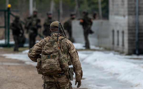 3-8 CAV Conducts MOUT Training with British Army OPFOR in Poland