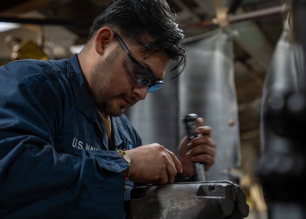 Ike Conducts Planned Incremental Availability maintenance period