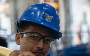 Ike Conducts Planned Incremental Availability maintenance period