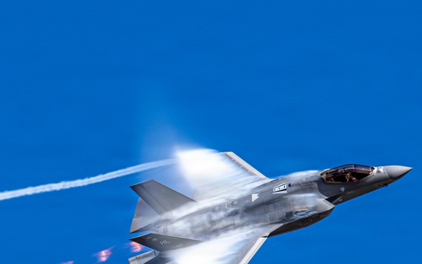 F-35 Demo Team Practices During Off-Season