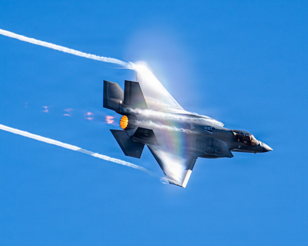 F-35 Demo Team Practices During Off-Season