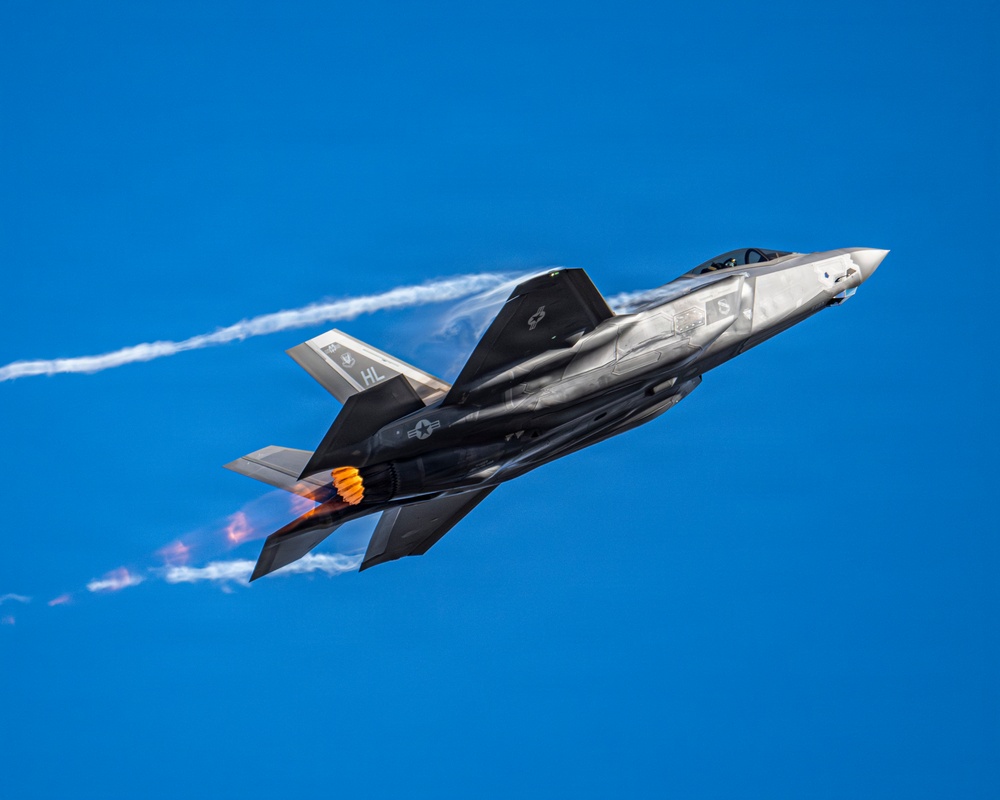 F-35 Demo Team Practices During Off-Season