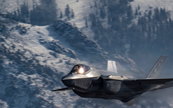 F-35A Demo Team Practice with New Pilot