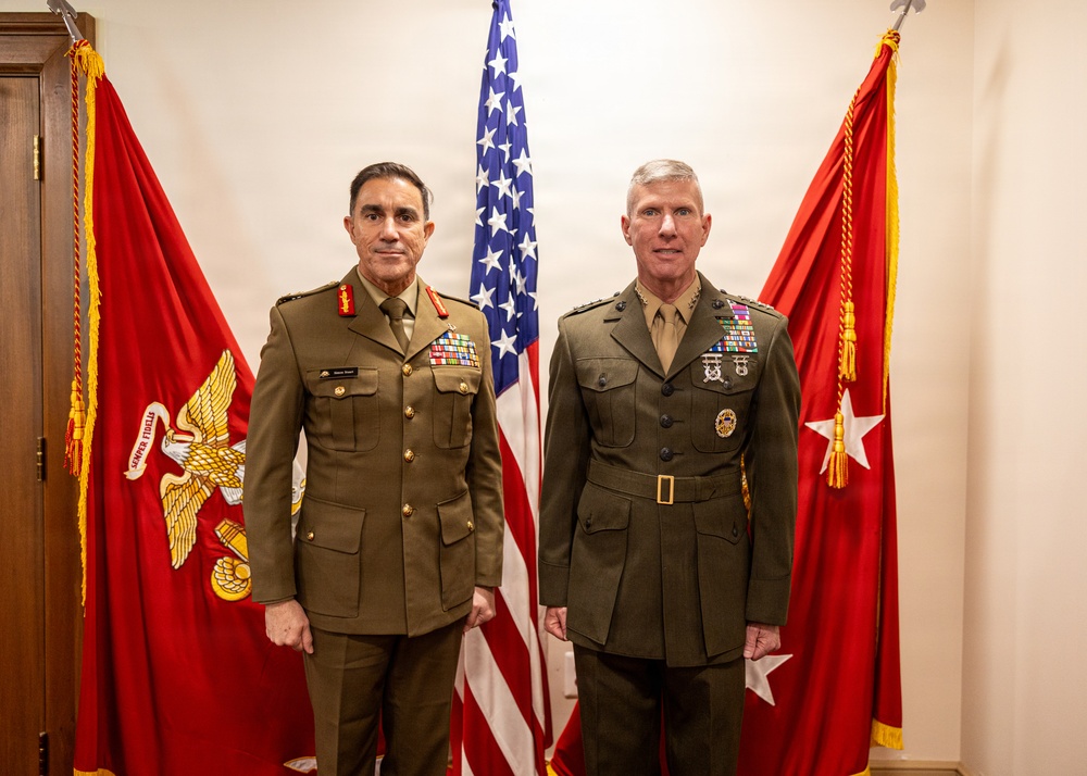 The Commandant, Gen. Eric M. Smith meets with the Chief of the Australian Army Lt. Gen. Simon Stuart