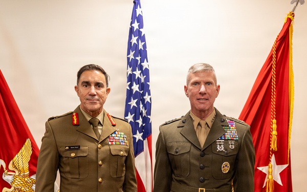 The Commandant, Gen. Eric M. Smith meets with the Chief of the Australian Army Lt. Gen. Simon Stuart