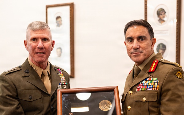 The Commandant, Gen. Eric M. Smith meets with the Chief of the Australian Army Lt. Gen. Simon Stuart