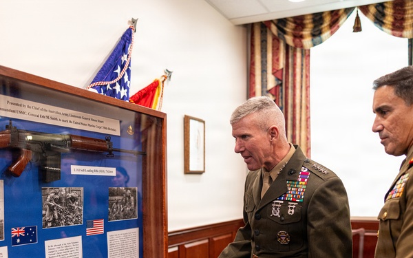 The Commandant, Gen. Eric M. Smith meets with the Chief of the Australian Army Lt. Gen. Simon Stuart