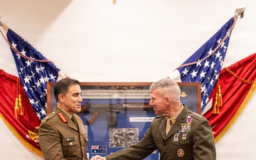 The Commandant, Gen. Eric M. Smith meets with the Chief of the Australian Army Lt. Gen. Simon Stuart