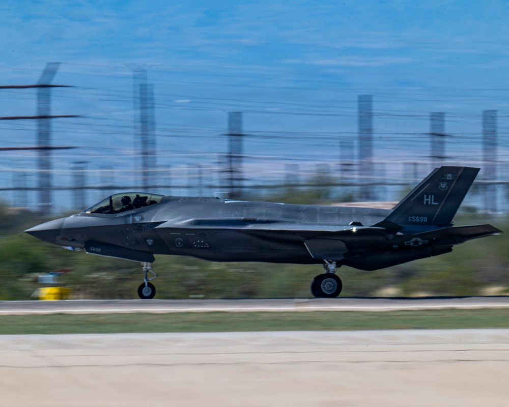 F-35A Demonstration Team Arrives at Heritage Flight Training Course