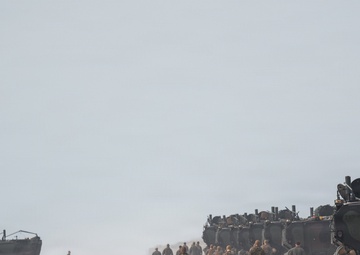 2nd AA Bn ACVs conduct shore-to-ship movement during TCAT 26.1