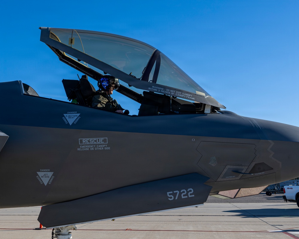 F-35A Demo Team Flying at HFTC