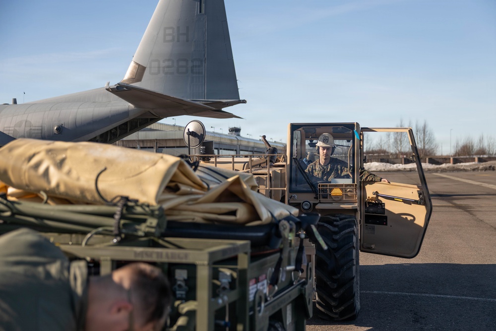 CORE26 | Norwegian Airmen, U.S. Marines Partner for Arctic Logistics Training