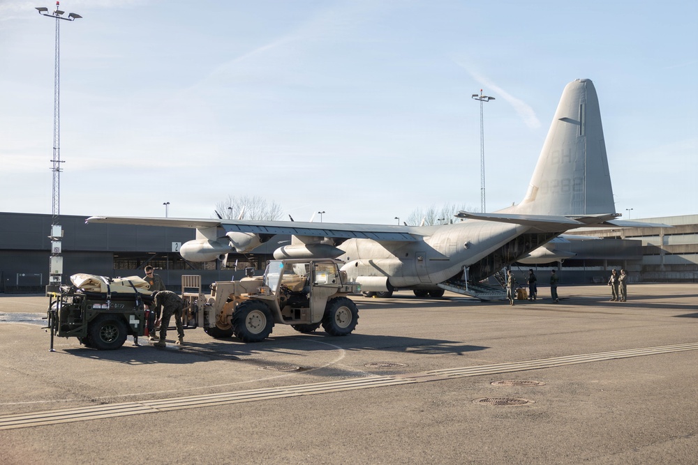 CORE26 | Norwegian Airmen, U.S. Marines Partner for Arctic Logistics Training