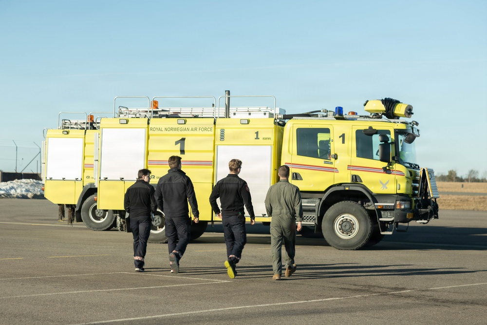 CORE26 | Norwegian Airmen, U.S. Marines Partner for Arctic Logistics Training