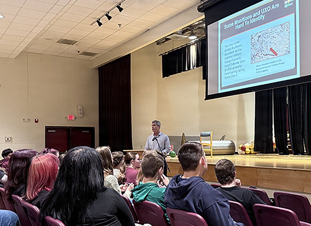 Students living by Formerly Used Defense Site area learn the 3Rs