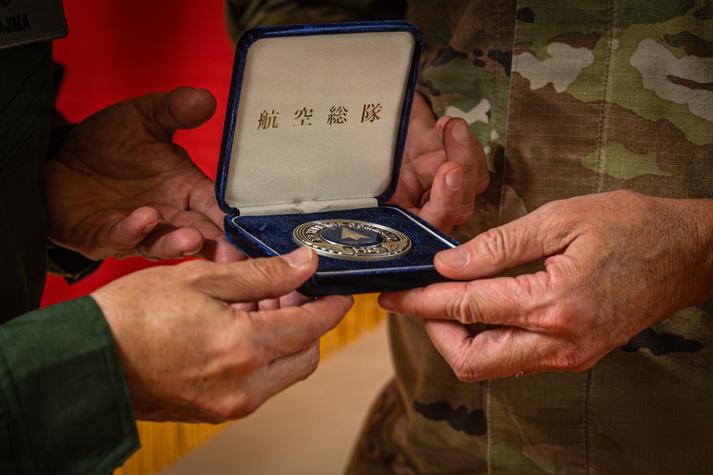 Lt. Gen. Yajima Visits 94th AAMDC