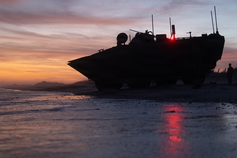 2nd AA Bn ACVs conclude TCAT 26.1 with ship-to-shore movement