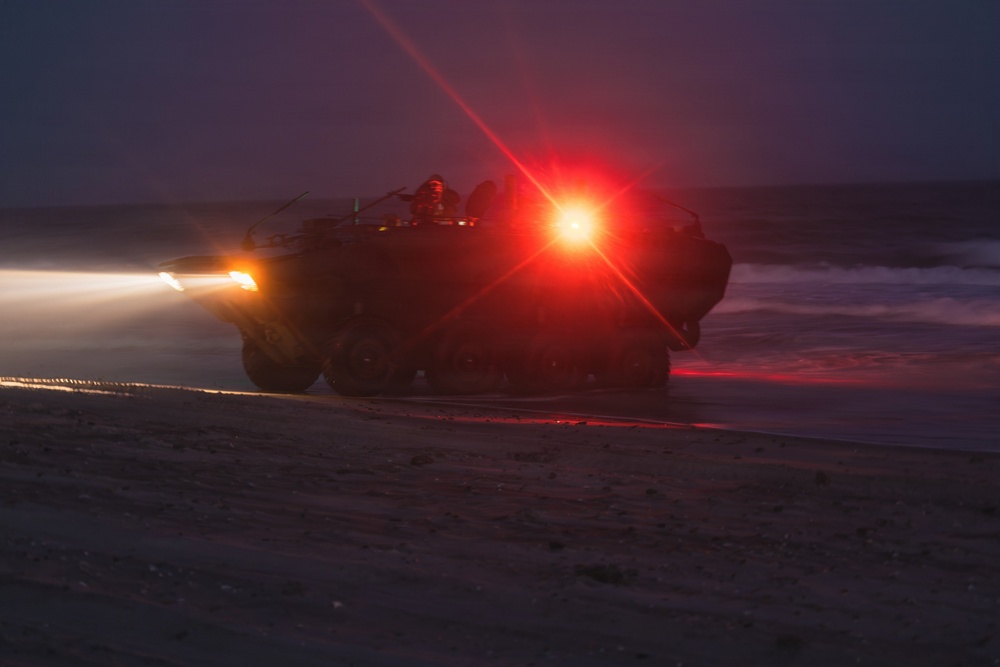 2nd AA Bn ACVs conclude TCAT 26.1 with ship-to-shore movement