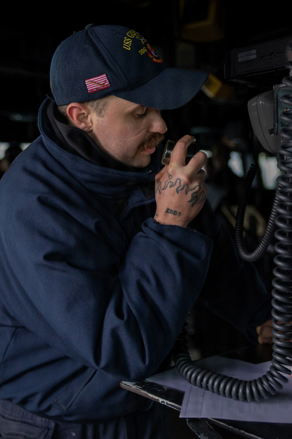 Watch standers aboard the USS Gonzalez (DDG 66)