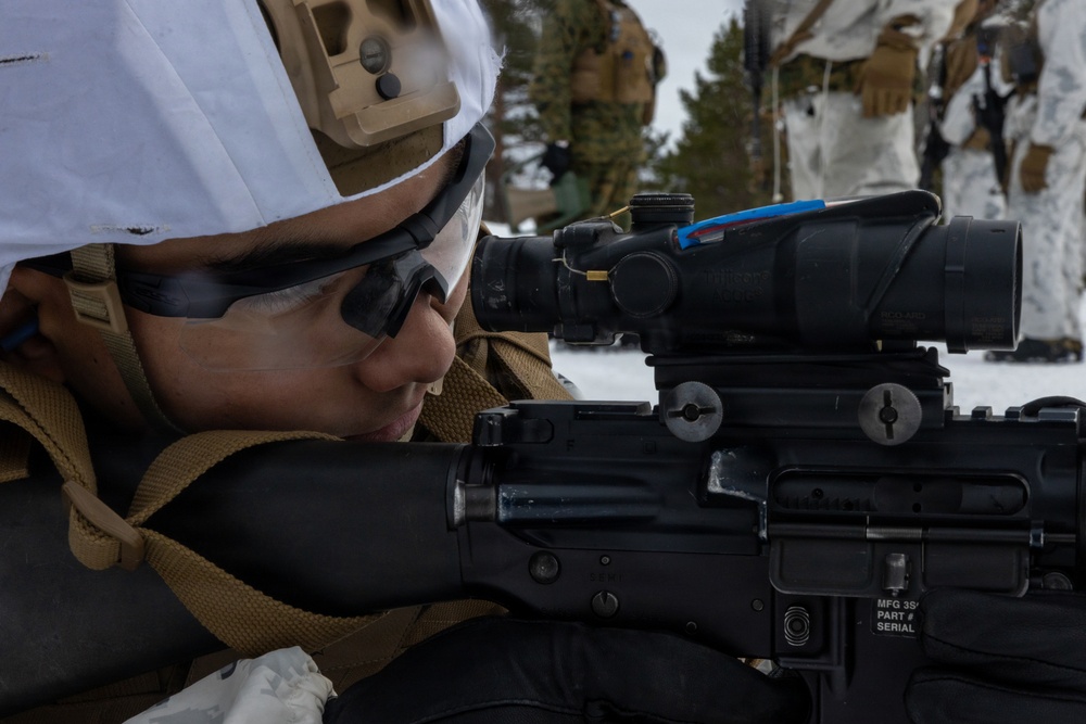 CORE26 | Logistics Marines Hone marksmanship during Arctic exercise