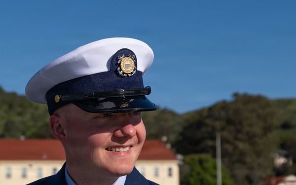 Coast Guardsman receives U.S. citizenship aboard Station Golden Gate motor lifeboat