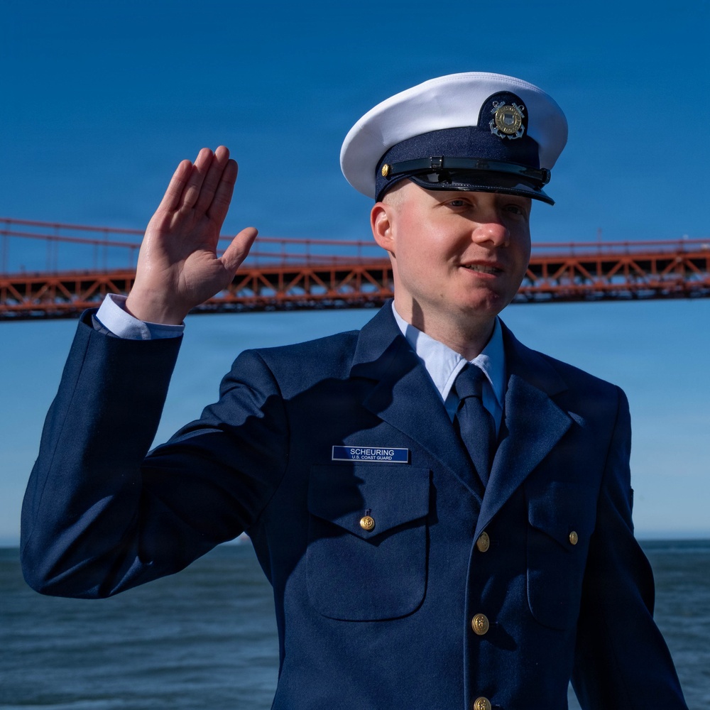 Coast Guardsman receives U.S. citizenship aboard Station Golden Gate motor lifeboat