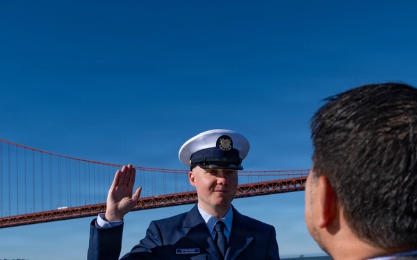 Coast Guardsman receives U.S. citizenship aboard Station Golden Gate motor lifeboat