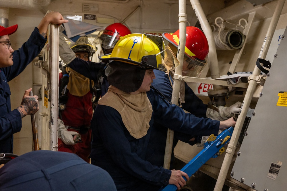 Integrated Training Team Drill aboard the USS Gonzalez (DDG 66)