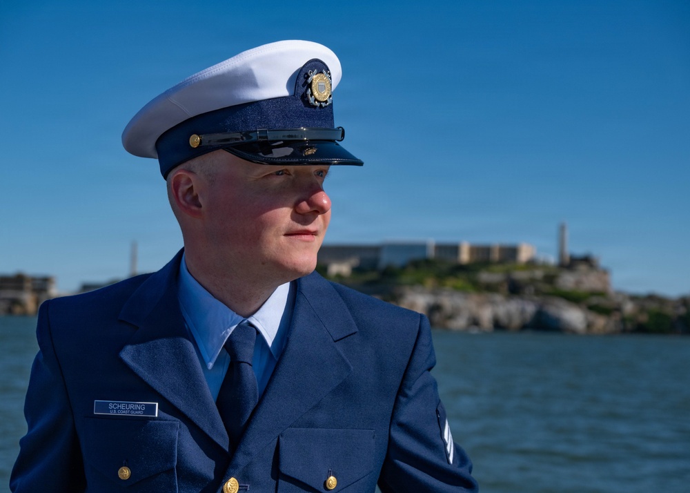 Coast Guardsman receives U.S. citizenship aboard Station Golden Gate motor lifeboat